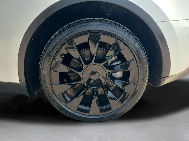 Used 2021 White Tesla Long Range image 32