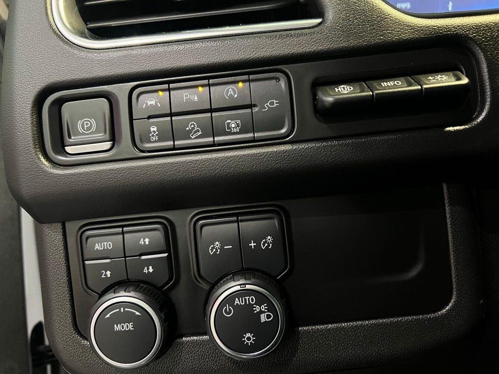 Used 2022 Summit White Chevrolet Premier image 18