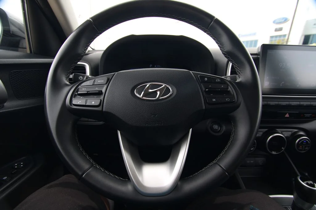 Used 2025 Gray Hyundai SEL image 18