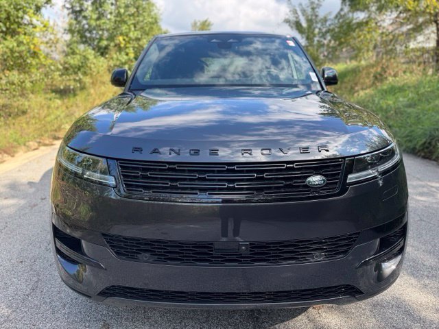 New 2027  Land Rover SE image 3