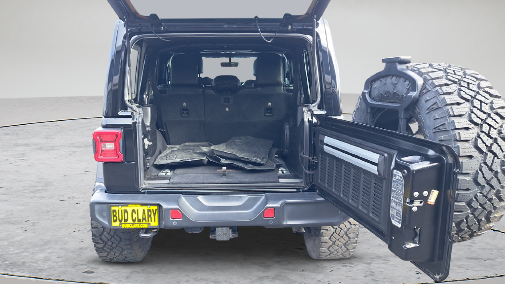 Used 2020 Black Jeep Unlimited Sahara Altitude image 26