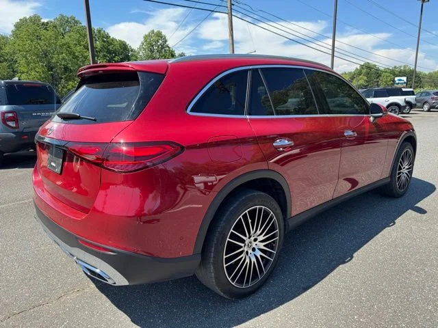 Used 2024  Mercedes-Benz GLC 300 image 10