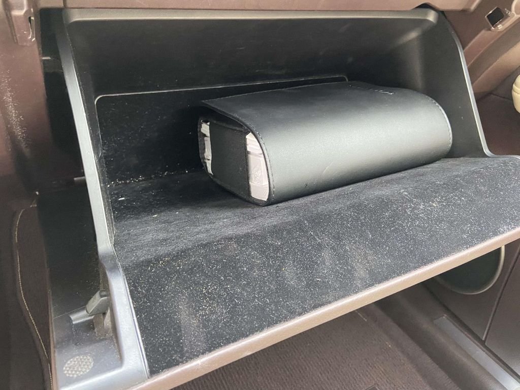 Used 2019 Beige Lexus 350 image 33