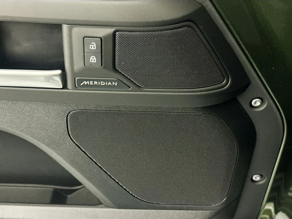 New 2026 Woolstone Green Land Rover S image 18