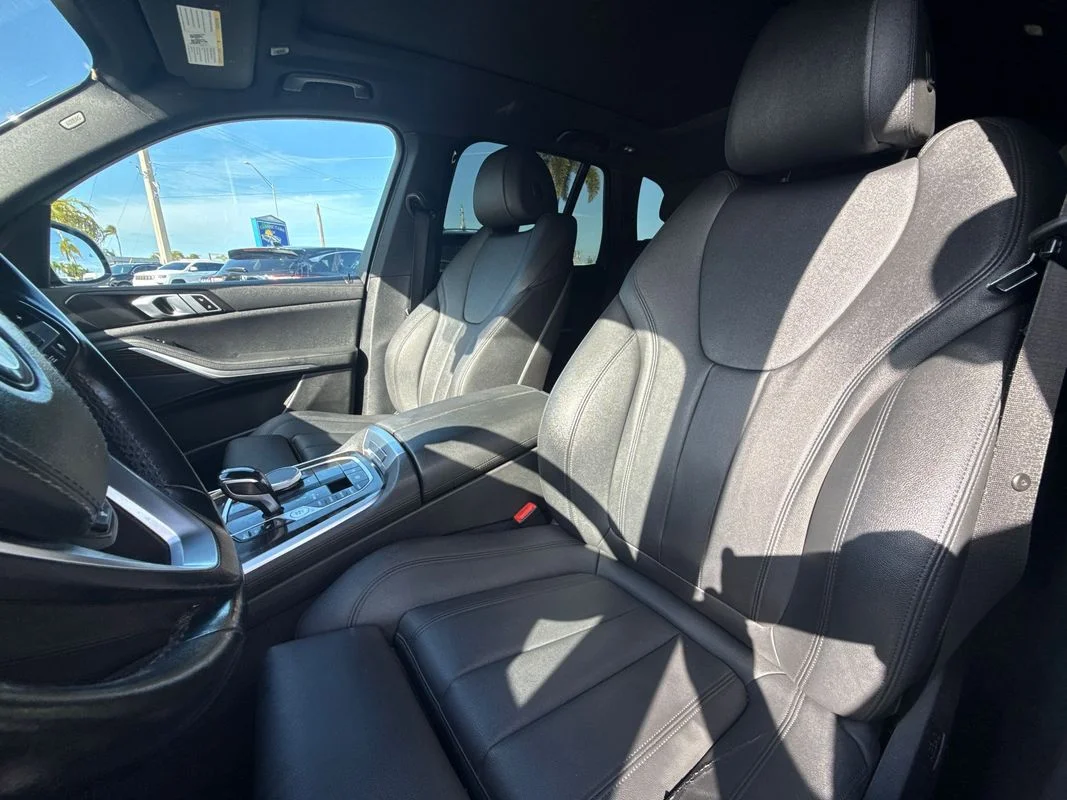 Used 2020  BMW xDrive40i image 11