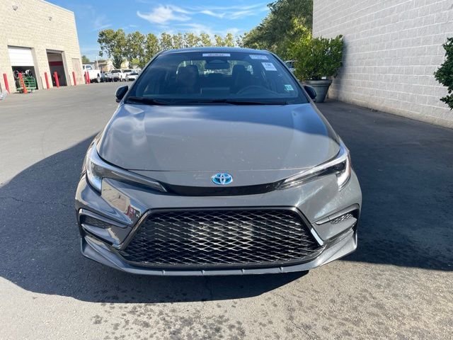 Used 2024  Toyota SE image 2
