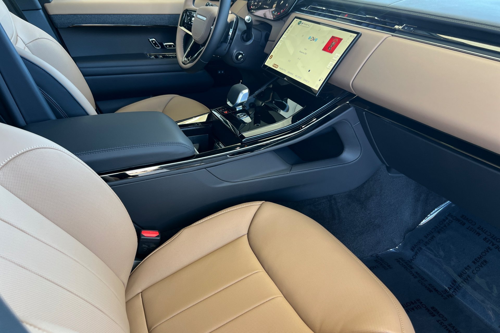 New 2026 Varesine Blue Land Rover Dynamic SE image 15