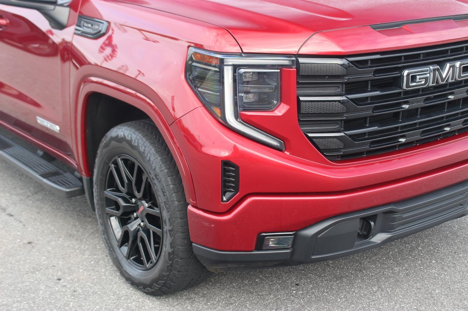 Used 2023 Volcanic Red Tintcoat GMC Elevation image 9
