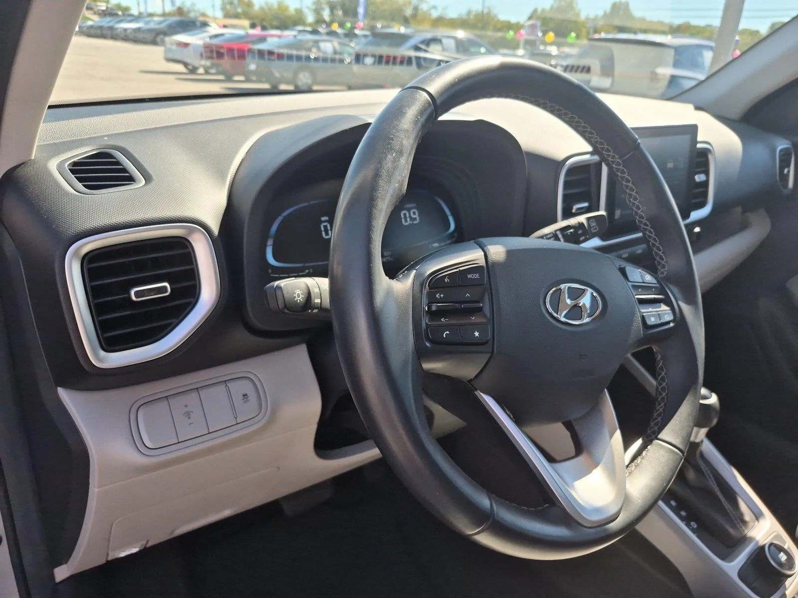 Used 2024 Shimmering Silver Hyundai SEL image 18