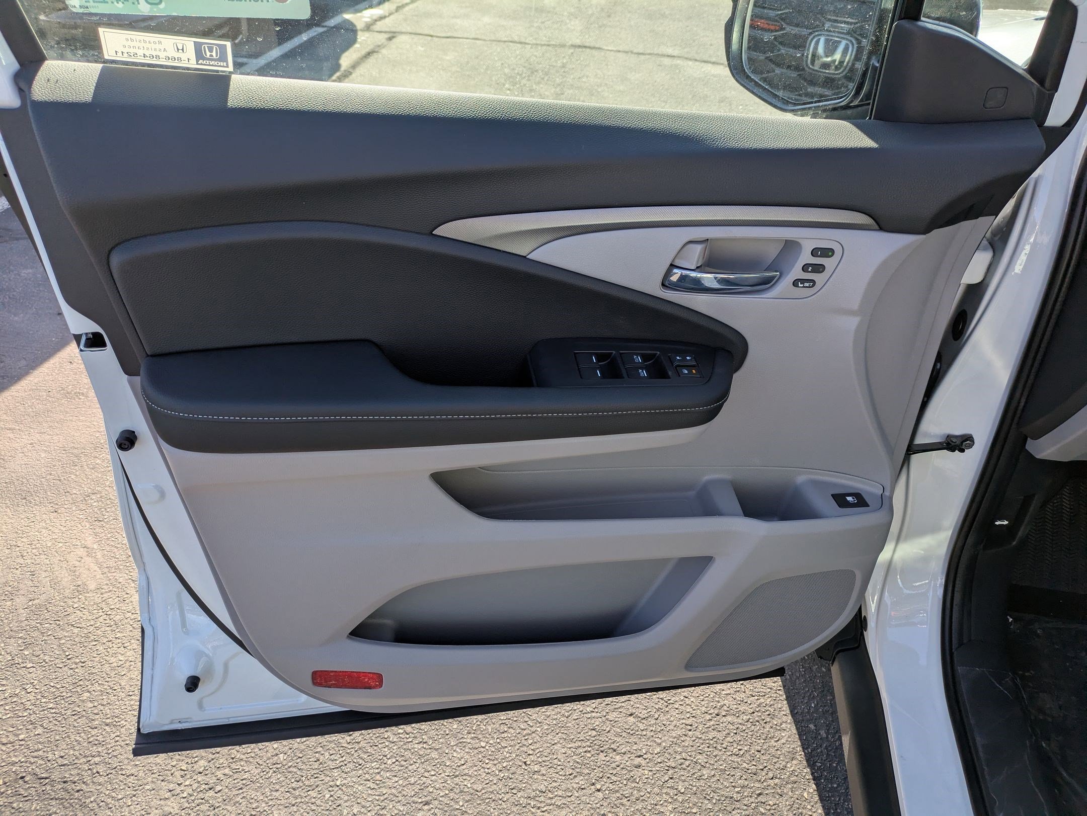 New 2026 Platinum White Pearl Honda RTL image 11
