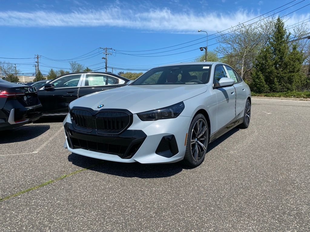 2026 BMW 5 Series 530i xDrive Sedan's photo