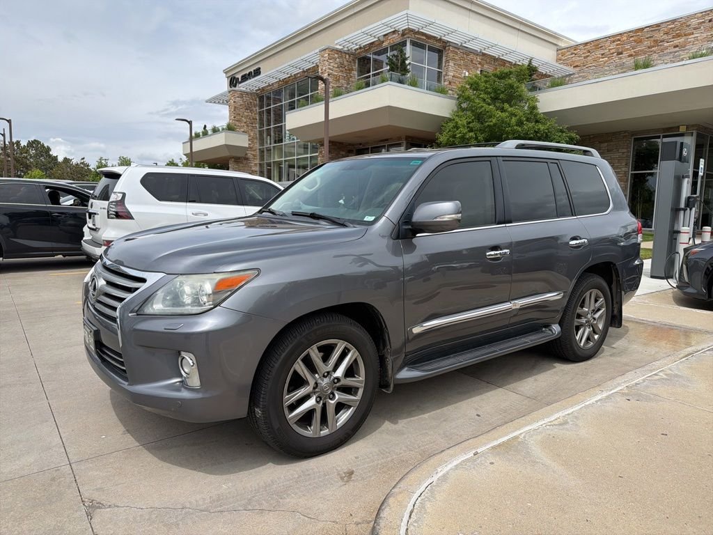 2013 Lexus LX 600 570's photo