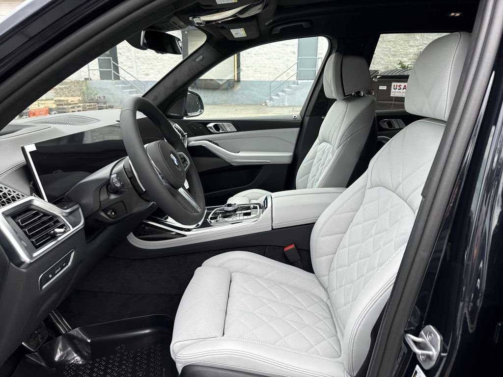 New 2027 Carbon Black Metallic BMW xDrive40i image 11