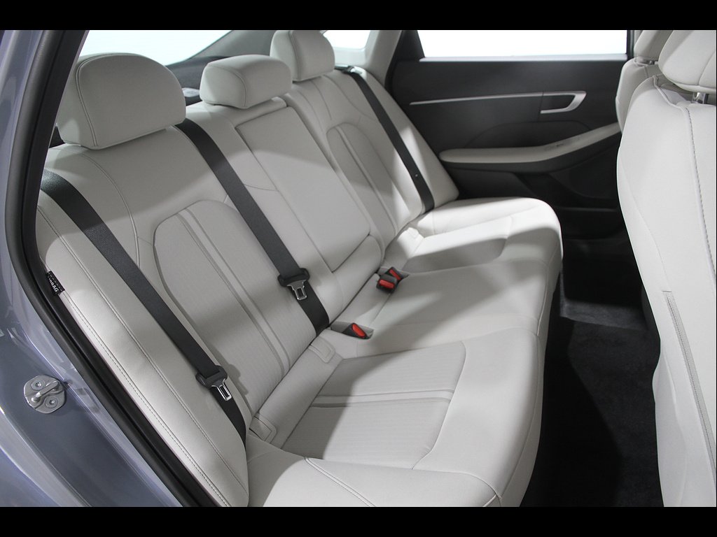2025 Hyundai Sonata SEL - Photo 17