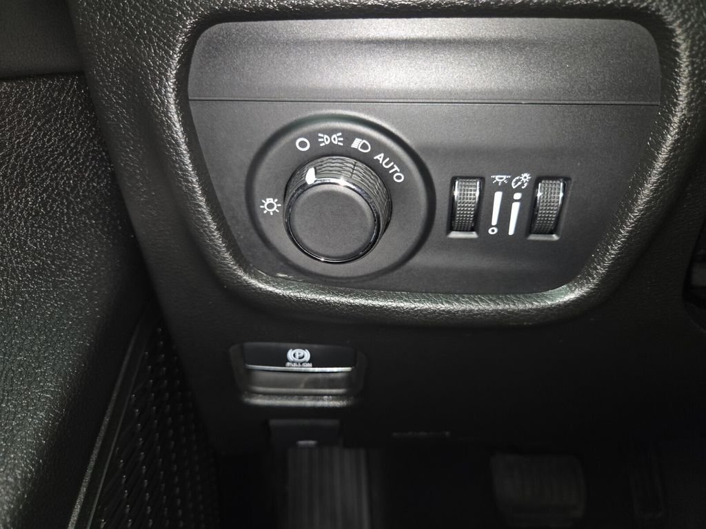 2025 Jeep Grand Cherokee Laredo - Photo 21