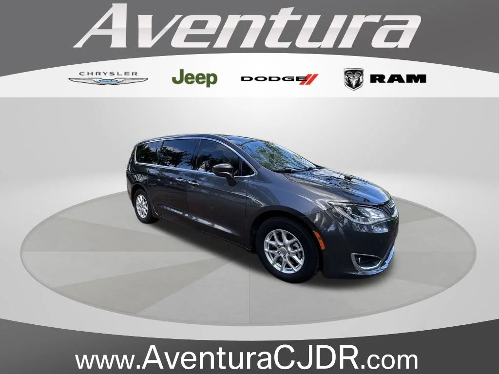 2020 Chrysler Pacifica Touring