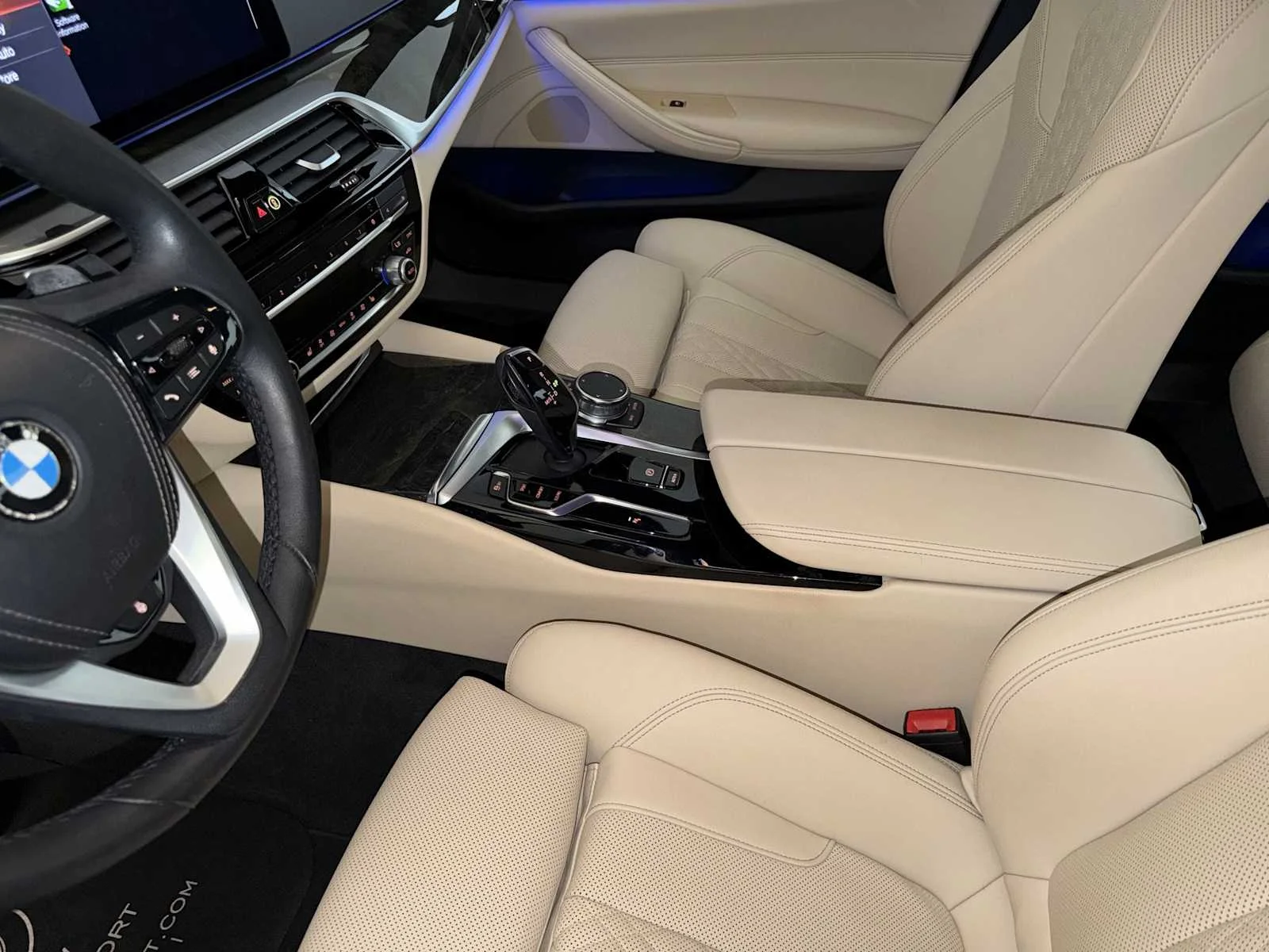 2023 BMW 5 Series 530i - Photo 19