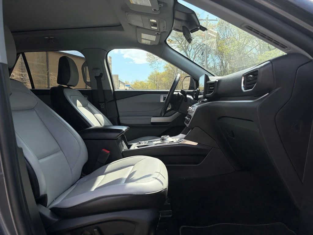 Used 2021 Gray Ford XLT image 16