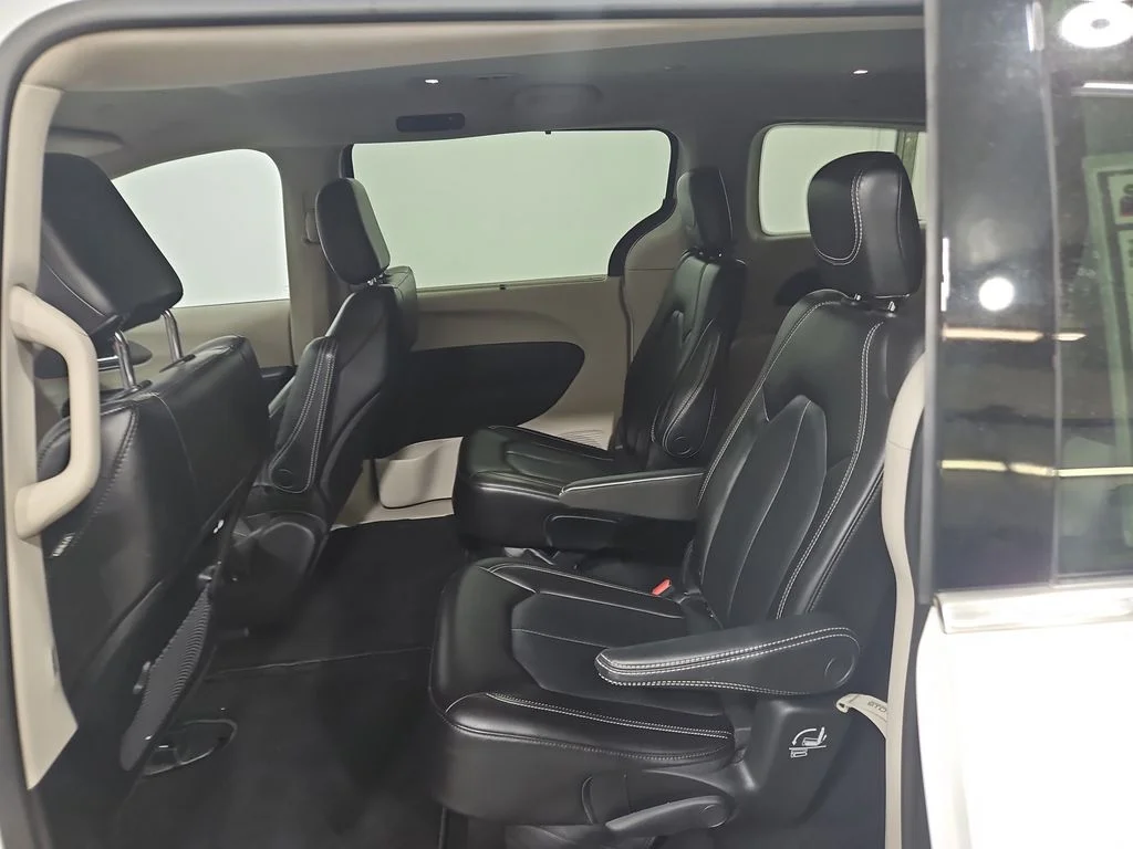 Used 2023 White Chrysler Touring L image 24