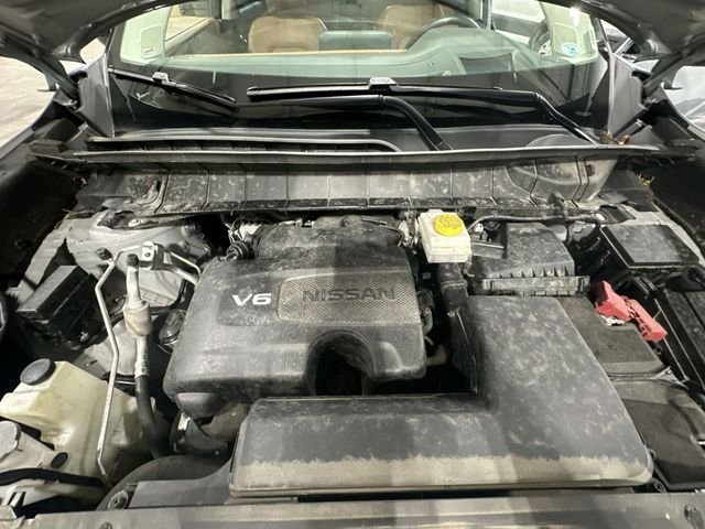Used 2022 Gray Nissan Platinum image 22