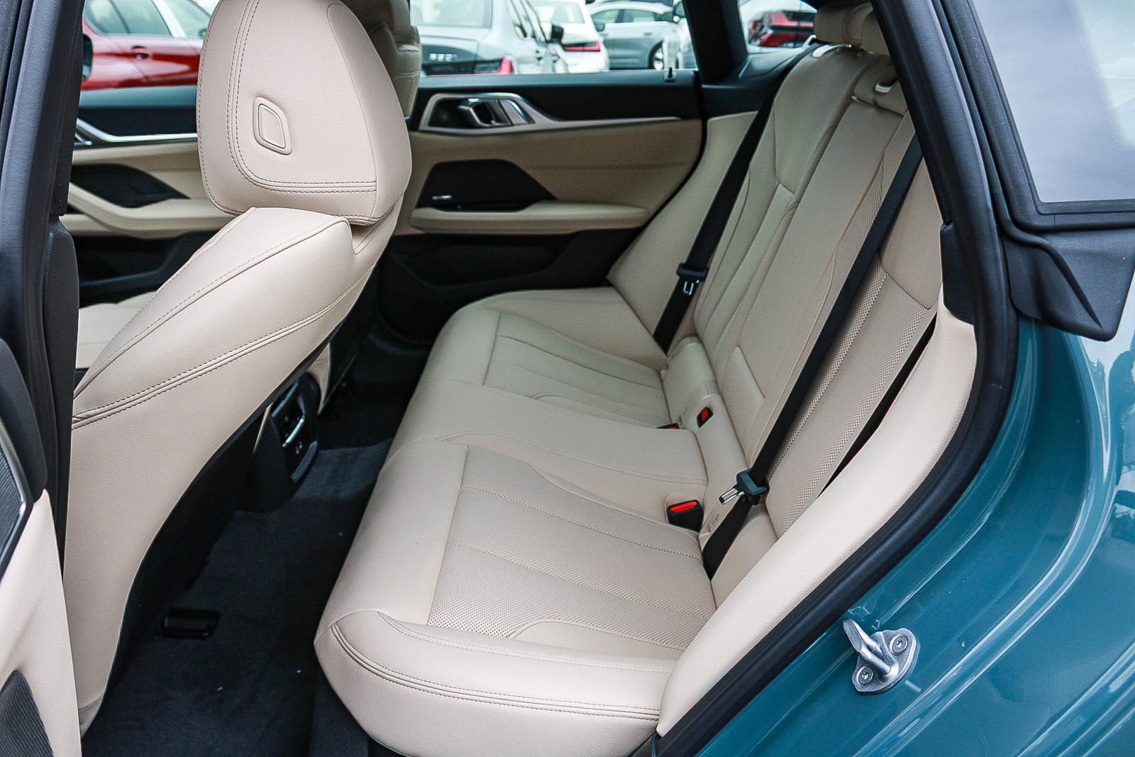 New 2026 Cape York Green Metallic BMW eDrive40 image 17