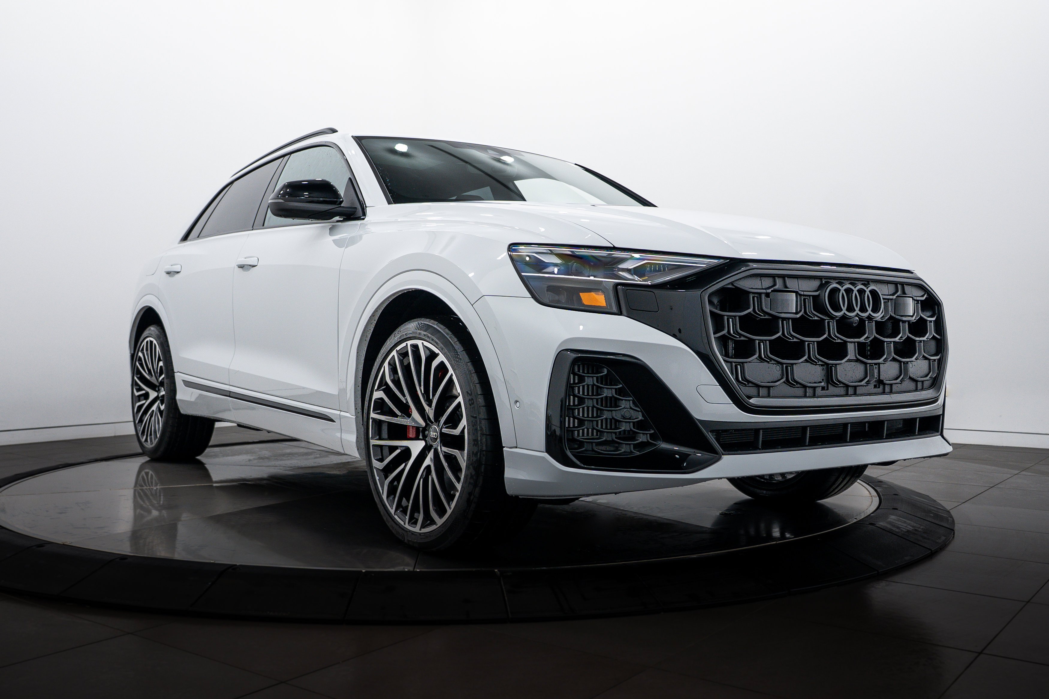 2026 Audi SQ8 Prestige quattro's photo