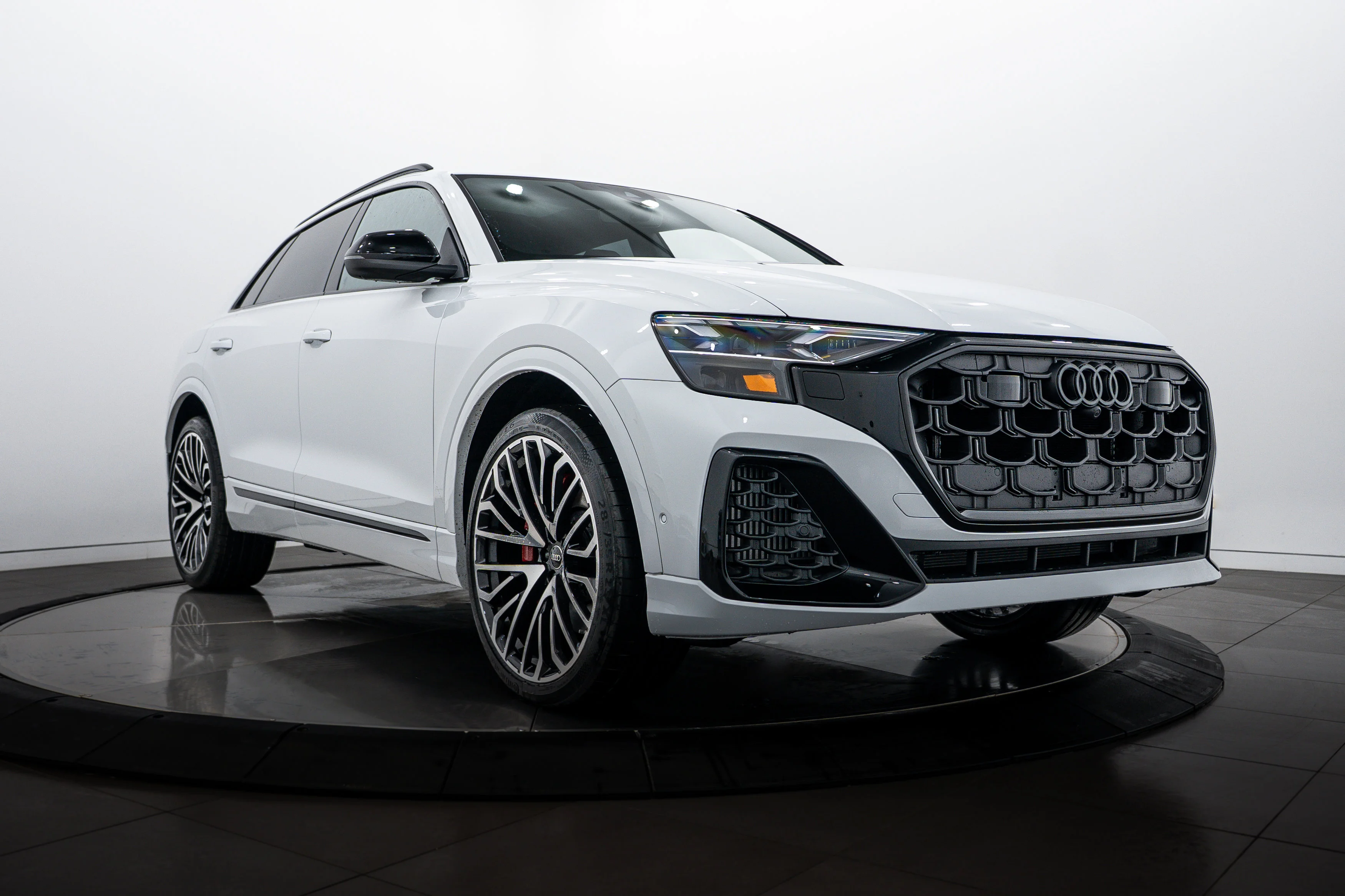 2026 Audi SQ8 Prestige quattro's photo