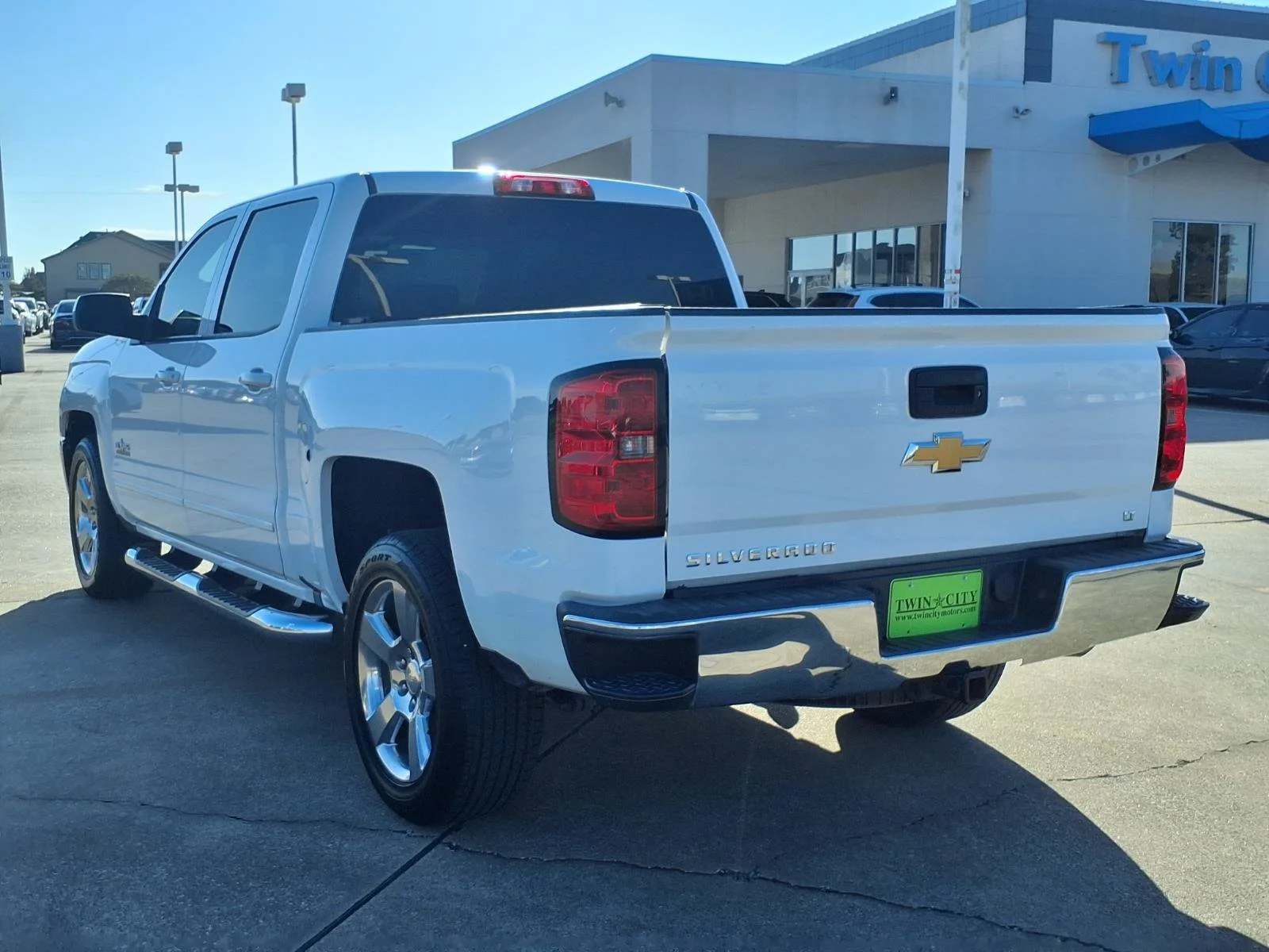 Used 2017 White Chevrolet LT image 2