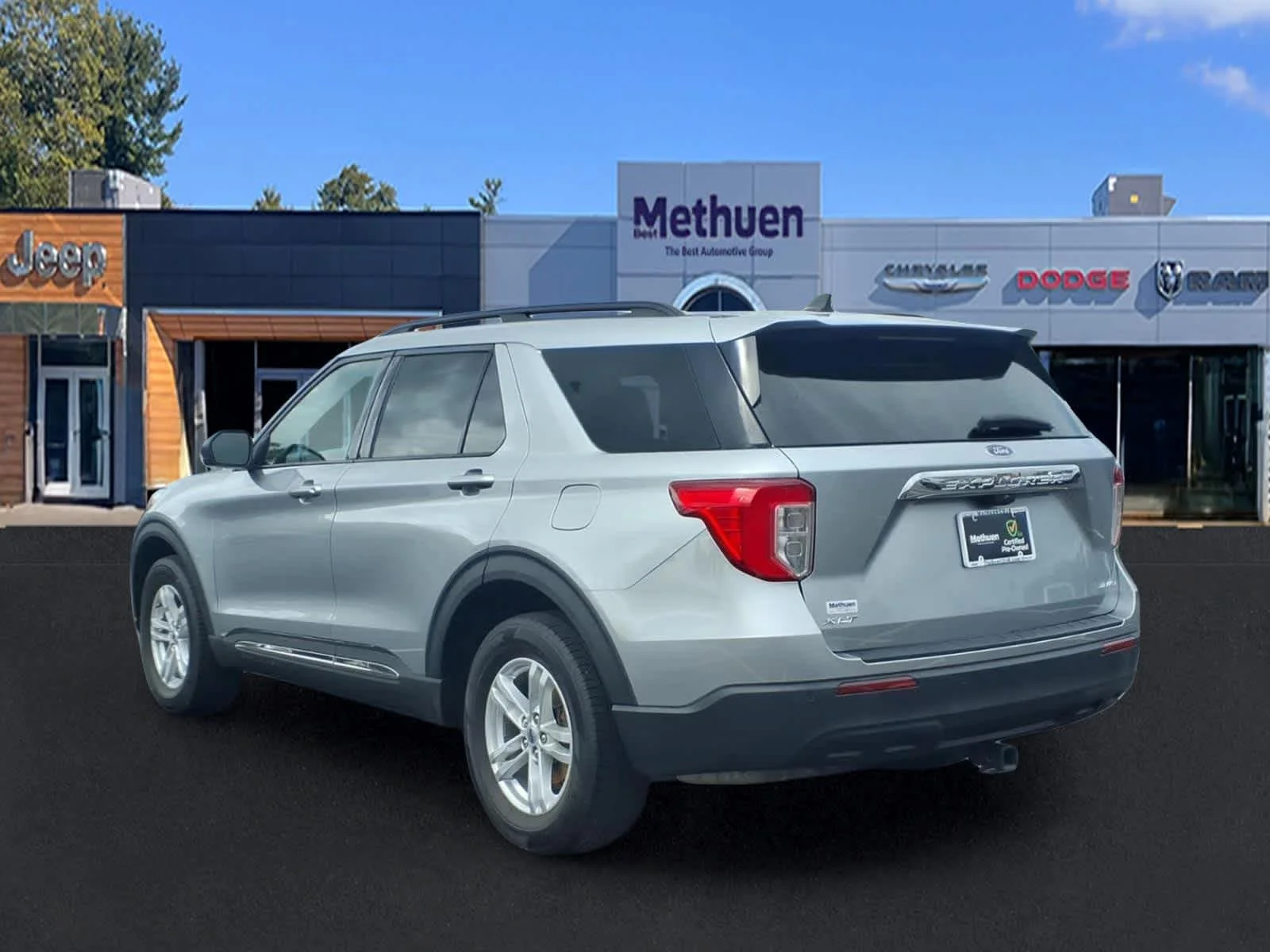 Used 2023 Iconic Silver Ford XLT image 8