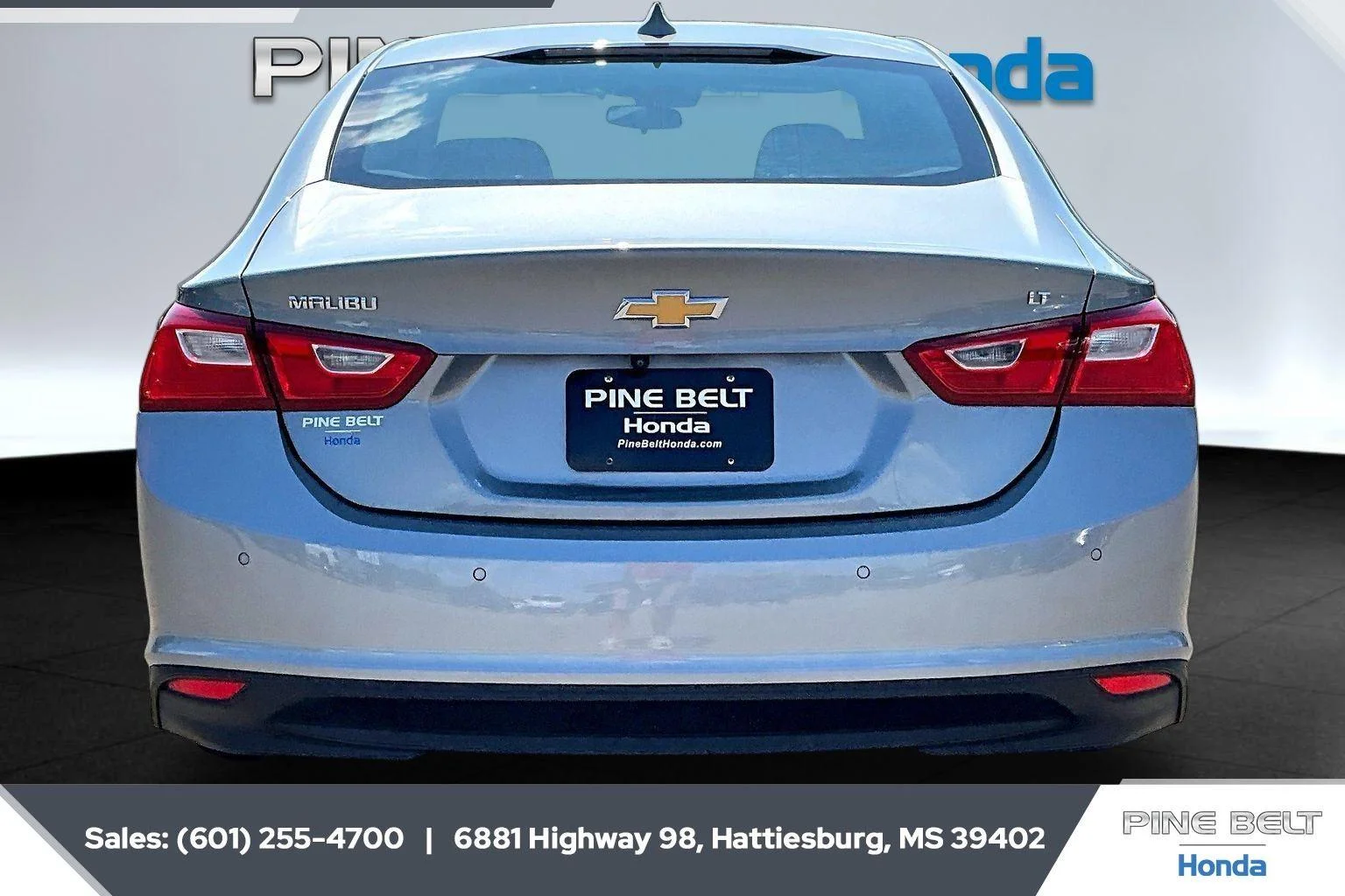 Used 2024 Sterling Gray Metallic Chevrolet LT image 4