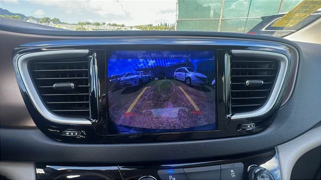 Used 2017 Silver Chrysler Touring image 28