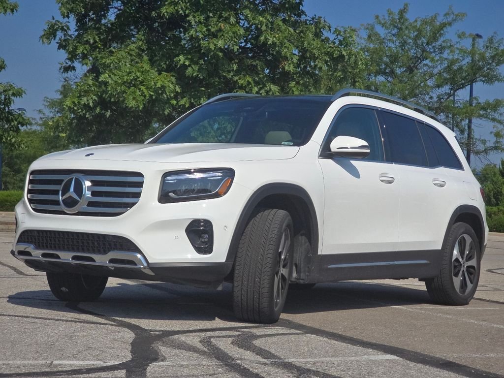 Certified Used 2025 Polar White Mercedes-Benz GLB 250 image 13