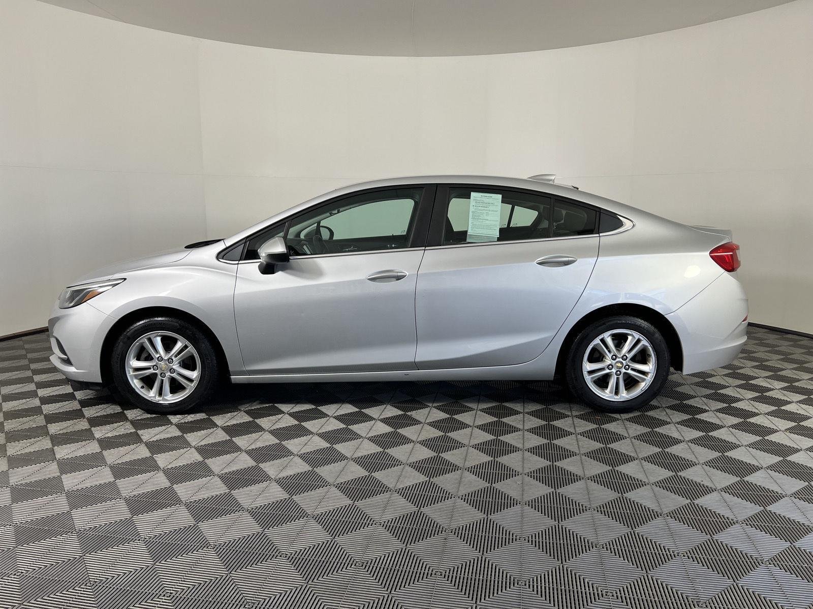 Used 2016 Silver Ice Metallic Chevrolet LT image 24