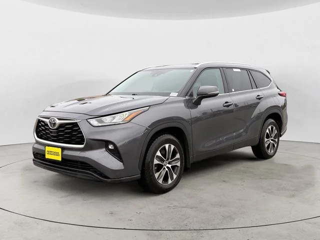 Used 2021 Gray Toyota XLE image 1