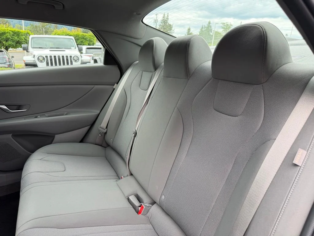 Used 2024 Black Hyundai SE image 29