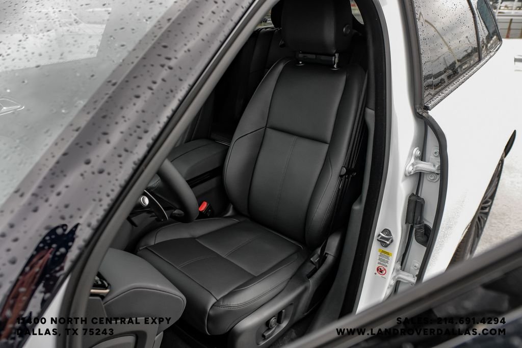 New 2026 Fuji White Land Rover Dynamic SE image 35
