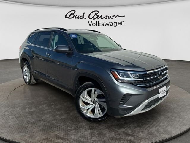 Certified 2022 Volkswagen Atlas SE w/Tech with VIN 1V2HR2CA0NC530076 for sale in Kansas City