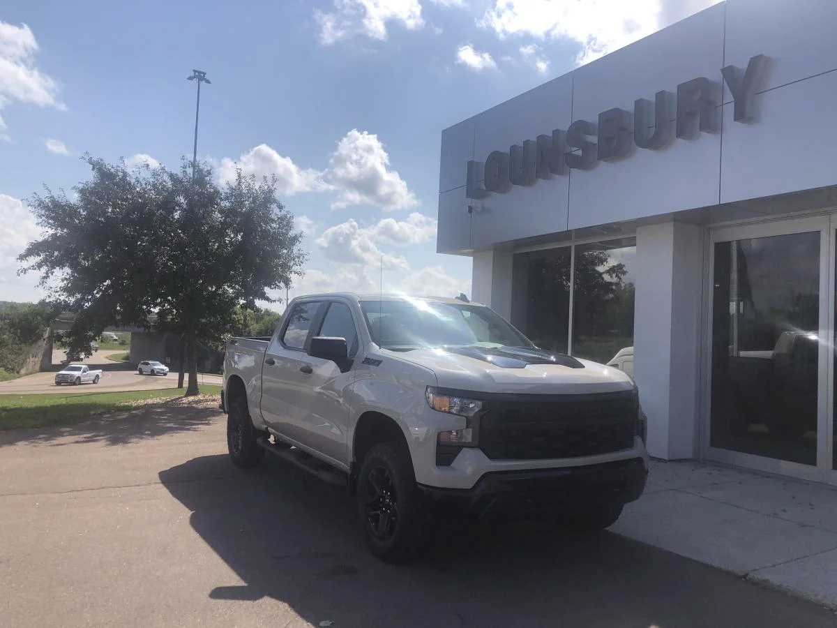 New 2026 White Chevrolet 4wd Crew Cab 147 image 3