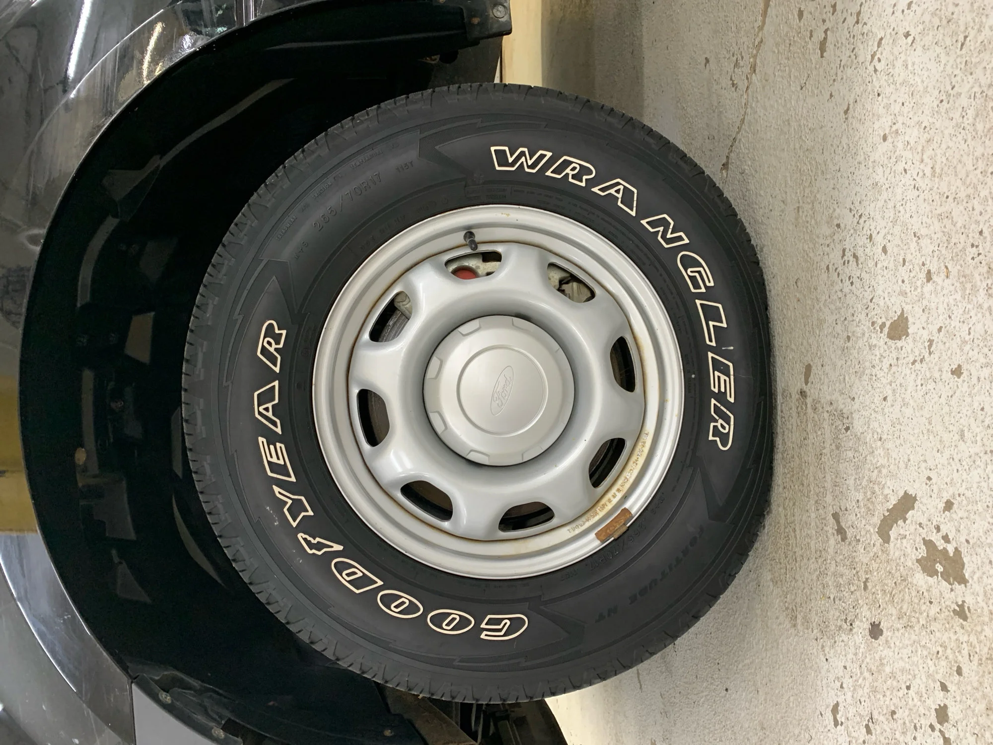 Used 2019 Agate Black Ford XL image 3