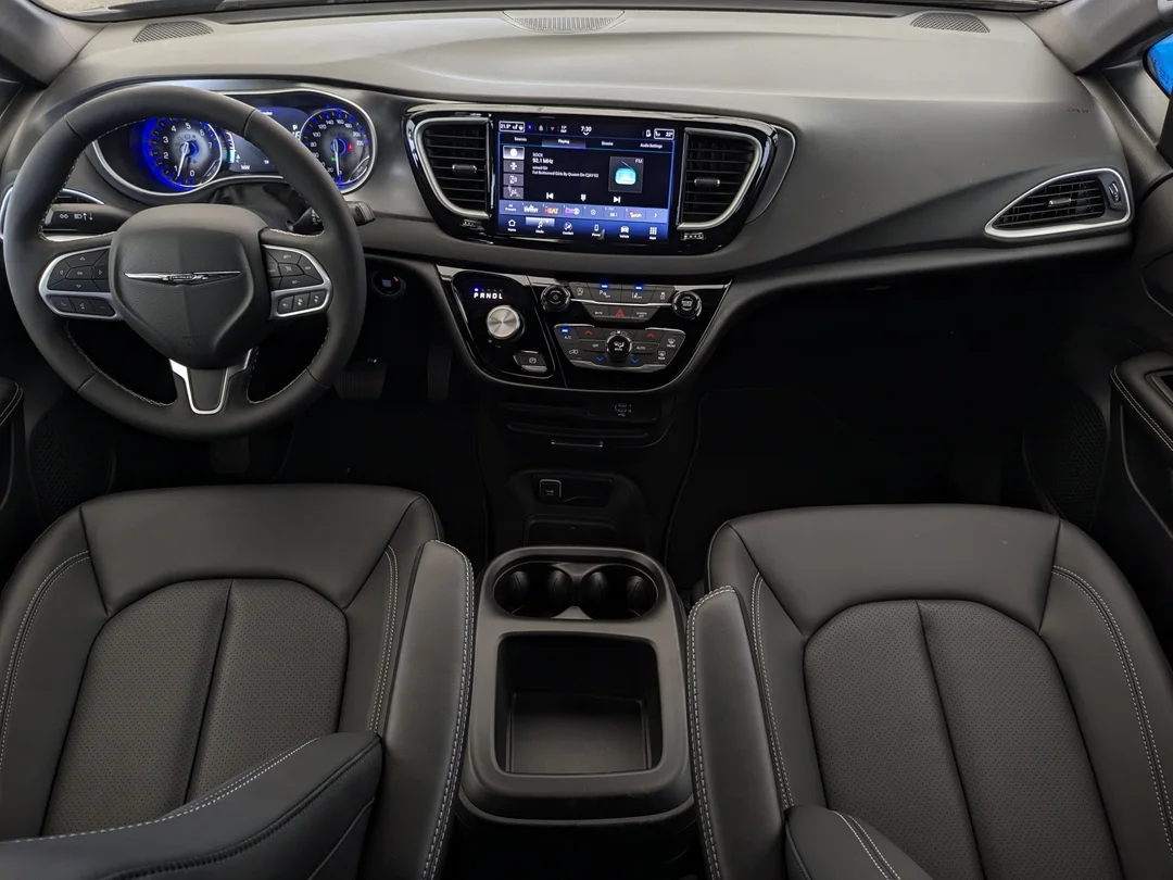 New 2026 Black Chrysler SXT - - FWD - Stow n Go Seats - Power Sliding Doors - Heated Seats - Adaptive Cruise & More! image 22