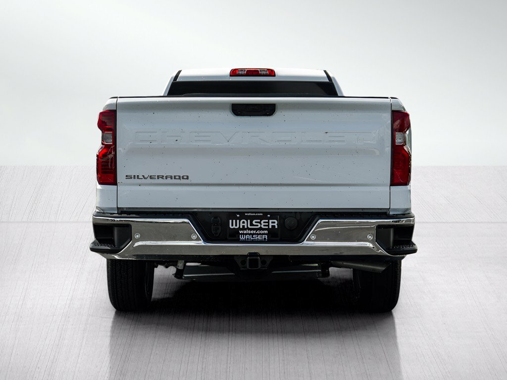 New 2025 Summit White Chevrolet WT image 4