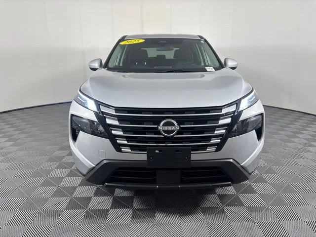 Used 2025 Silver Nissan SV image 34
