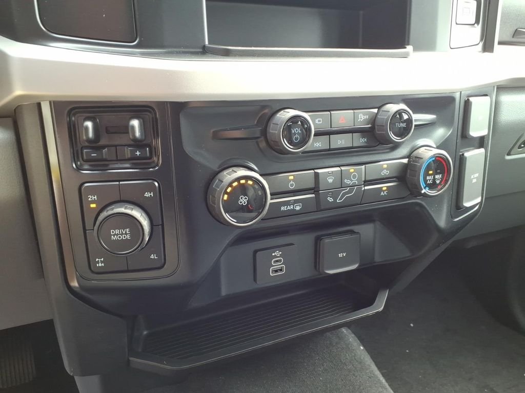 New 2026 Oxford White Ford F-350® XLT image 23
