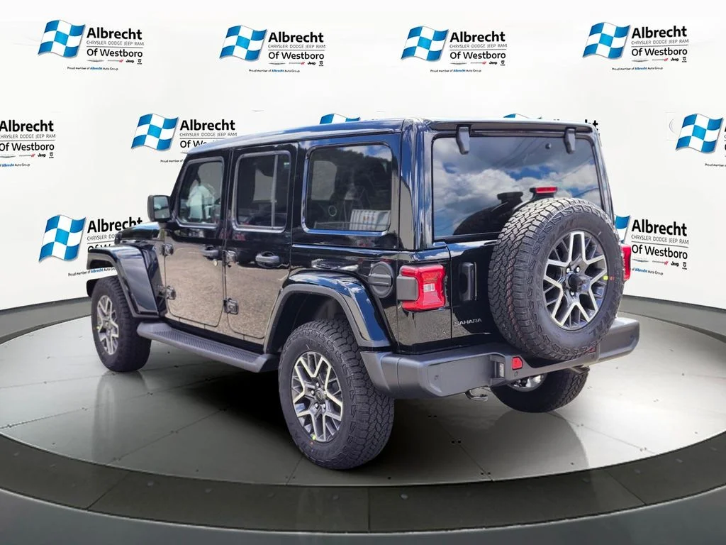 New 2026 Black Clear-Coat Exterior Paint Jeep Sahara image 3