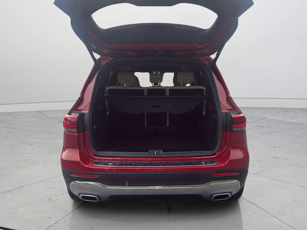 Used 2021 Red Mercedes-Benz GLB 250 image 18