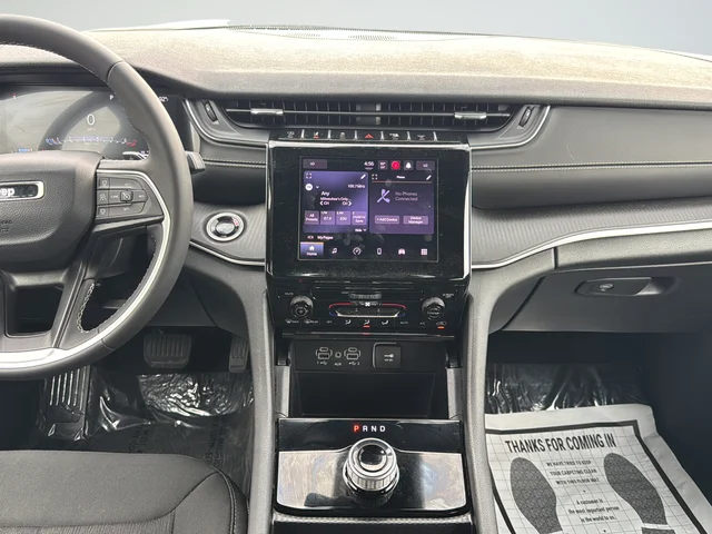 Used 2025 White Jeep Laredo image 20