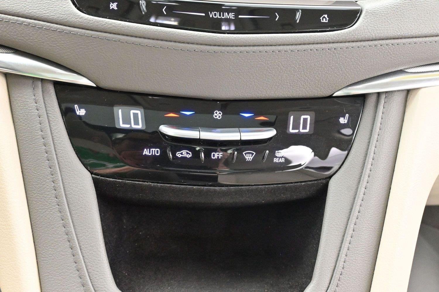 Used 2017 CRYSTAL WHITE TRICOAT Cadillac Luxury FWD image 28