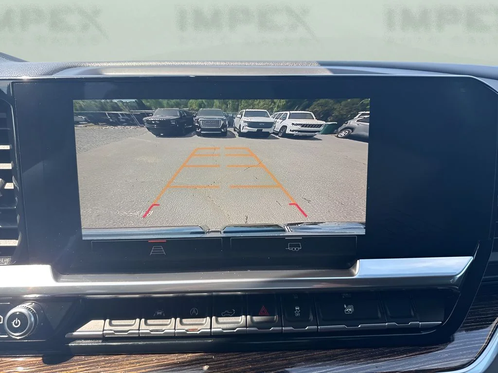 Used 2025 White GMC Elevation image 20
