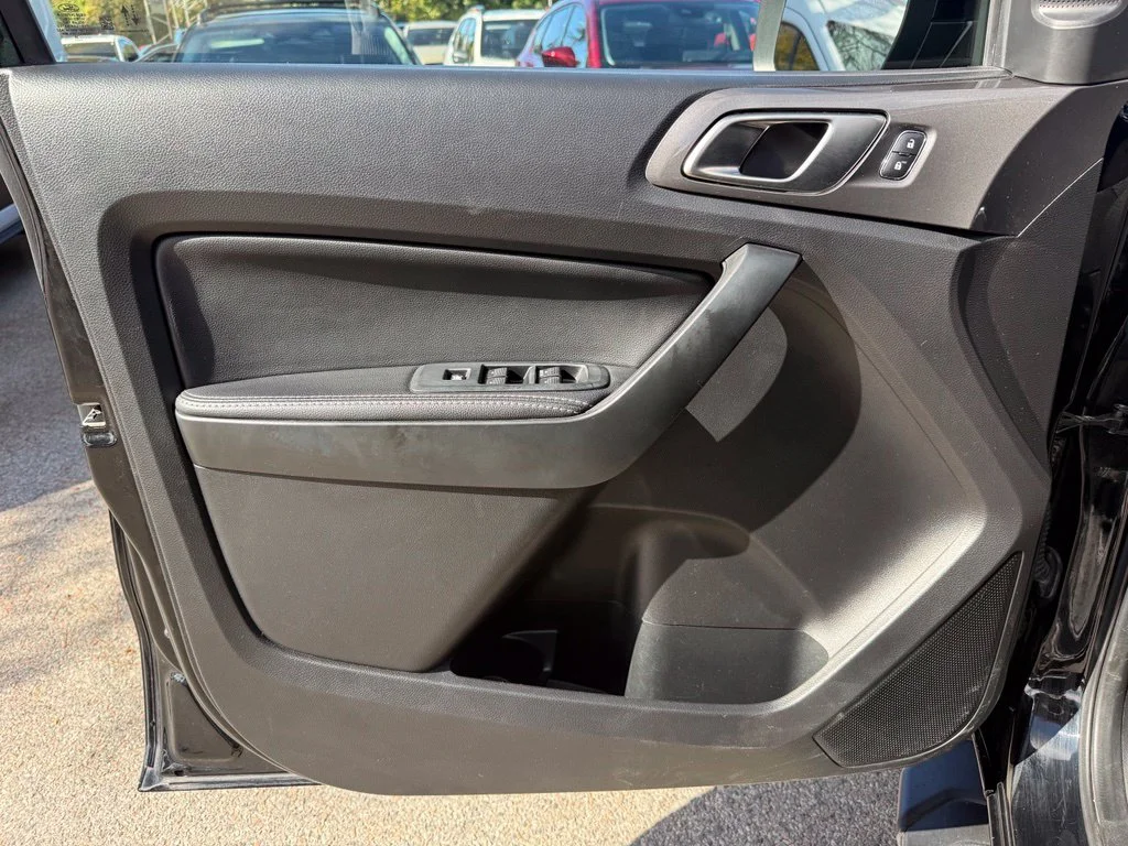 Used 2019 Black Ford Lariat image 24