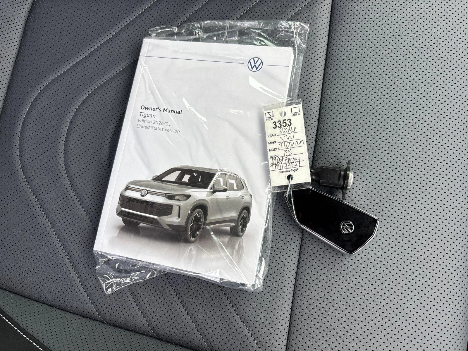 New 2026 Platinum Gray Metallic Volkswagen SE R-Line Black image 40